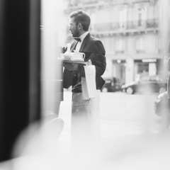 Monolog eines Kellners (3D Audio - Use Headphones)