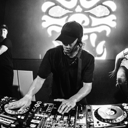 LIVE IN THE PIT: CESQEAUX (2018)