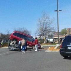 ☆ FLYing Sauces- QueenU ☆