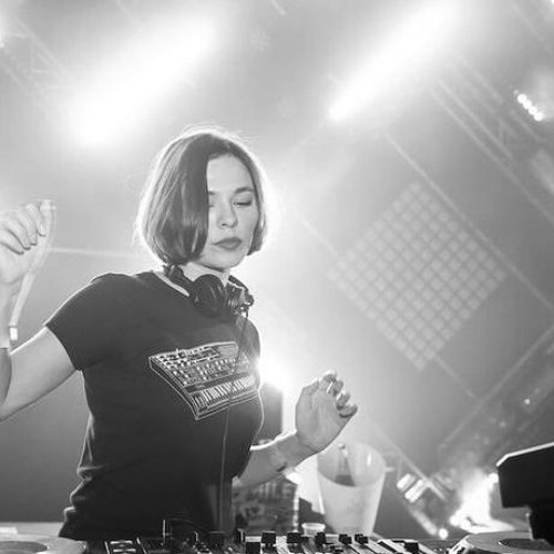 NINA KRAVIZ Essential (Mixed by IMPLSE)