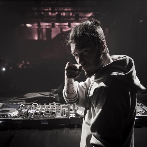 Purge & Chris One – Drop The Bomb