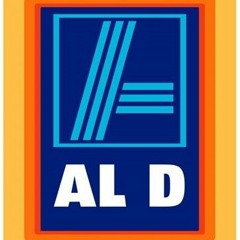 GYG 1996 Travel Bed (with bloke wittering over it)