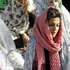 شوهرم به زور چادر سر من می‌کند!