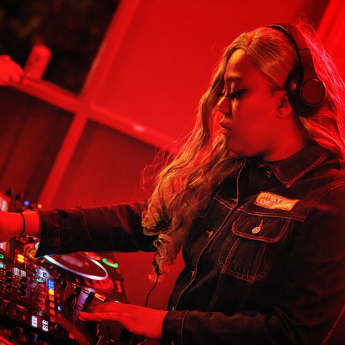 LYZZA at Kabinet Festival 2019