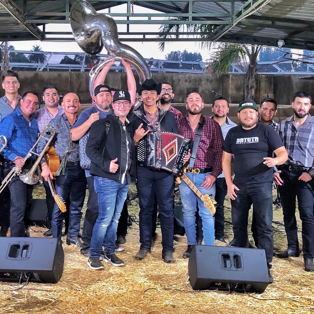 Stream MEXICANO SI SEÑOR CON BANDA EN VIVO by Brandon Solano Oficial |  Listen online for free on SoundCloud