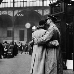 اقفى وانا في خاطري الف حاجه