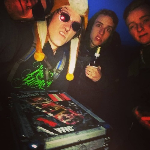 Der Verklatschte *LiVe* - MuGg3N&m4KkEn_b1Zz zUm_H1rnR!Nd3nBruCh+riZz
