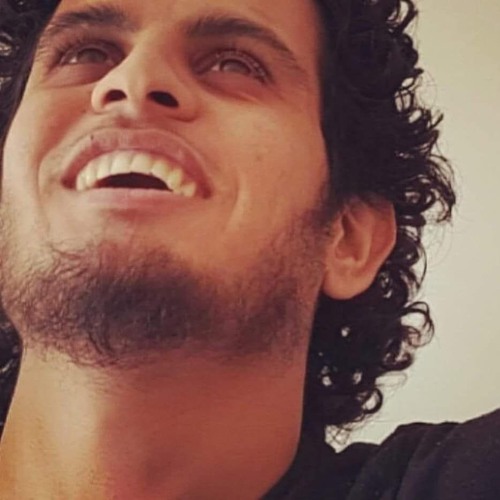 أغنية للفنان السوري عبد الحكيم قطيفان مهداة إلى عبد الباسط الساروت
