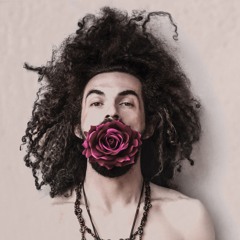 UN FANTE UN NANO E  UN RE