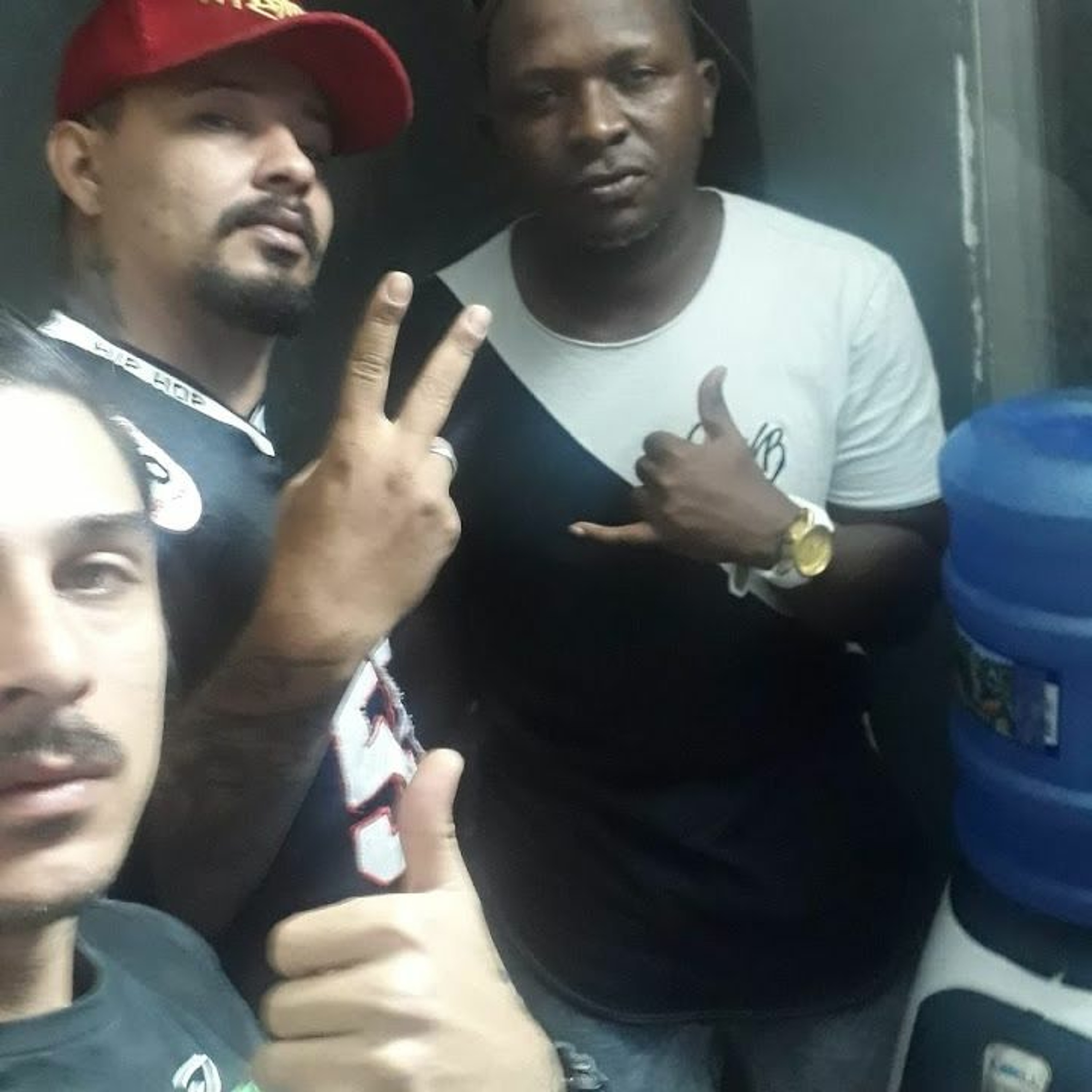Mc Lk Jogador E Mc Code - Deu A Louca Na Cinderela [ DJ THIAGO FB & DJ D7] episode artwork