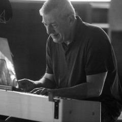 Terry Snowden - LIFE MAKES ME SMILE