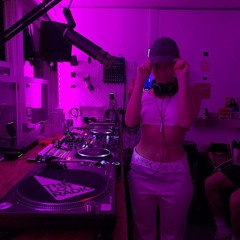 Ana B @ The Lot Radio 07 - 27 - 2019