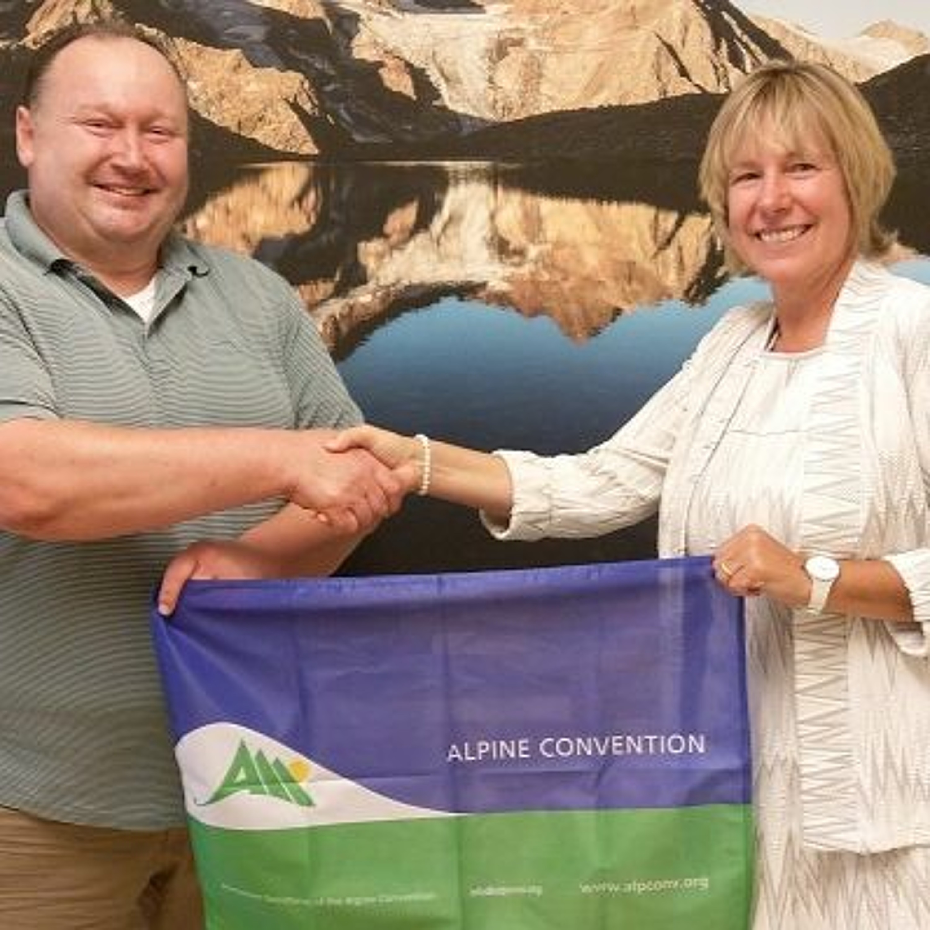 Audible Alps - CIPRA Podcast: Interviews, background talks and voices from all Alpine countries: Listen to this and more in the podcast of the International Commission for the Protection of the Alps.