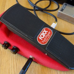 KAT "Brian May" FOXX  - White Queen