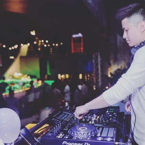 Legna - Warm Up Set At Sevva Sky Bar (Deep House)