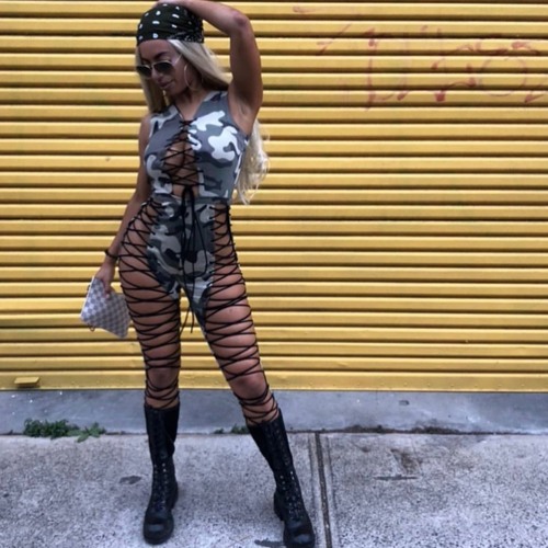 Army Barbie - Garage