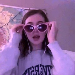 clairo - pretty girl