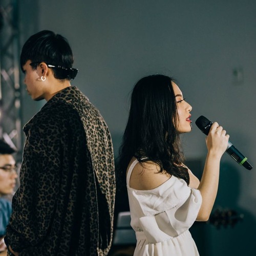 Ai Chờ Ai ( Live ) - Mad.P ft Thân Thảo Nhi