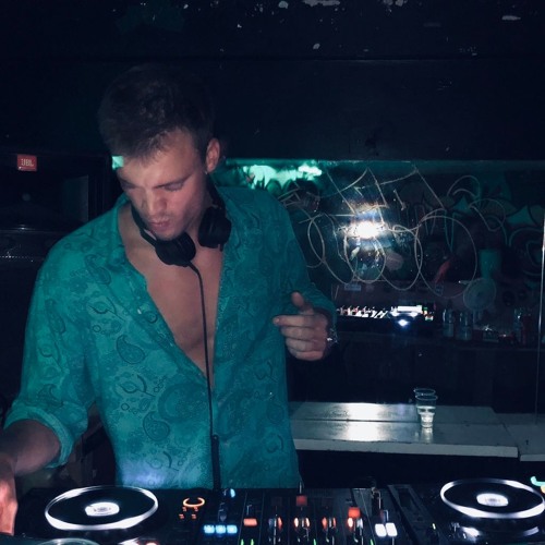 Strutt's shoot to thrill dark disco mixtape