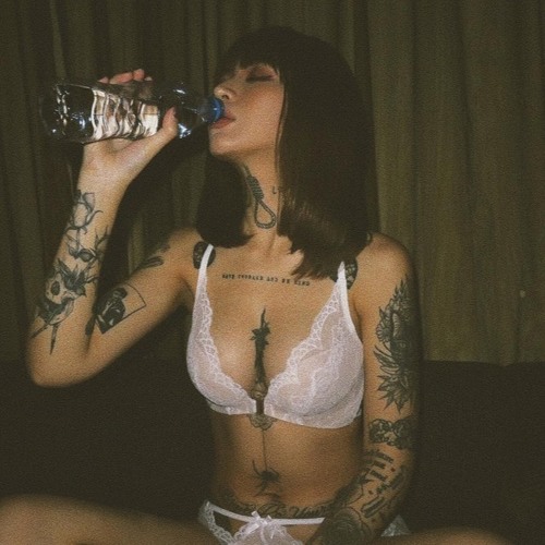 Kathryn III (IG: @zoomthrax)