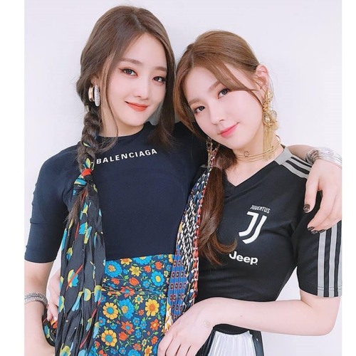 Minnie & Miyeon of (G)I-DLE  _ Love Scenario
