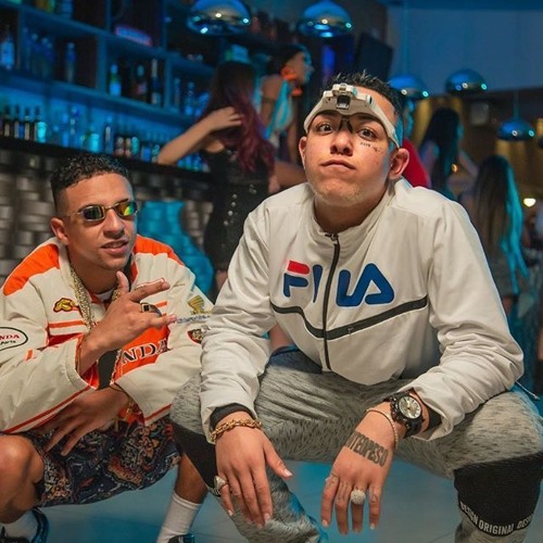 MC Alê E MC Digo STC - Chuto O Balde