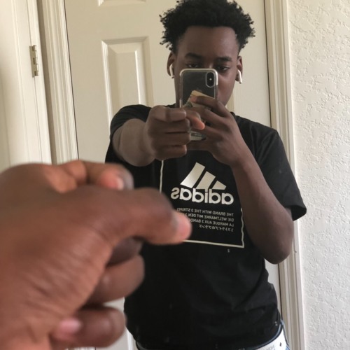 Rell Briscoe - Lotto (IG: @rellbriscoe)