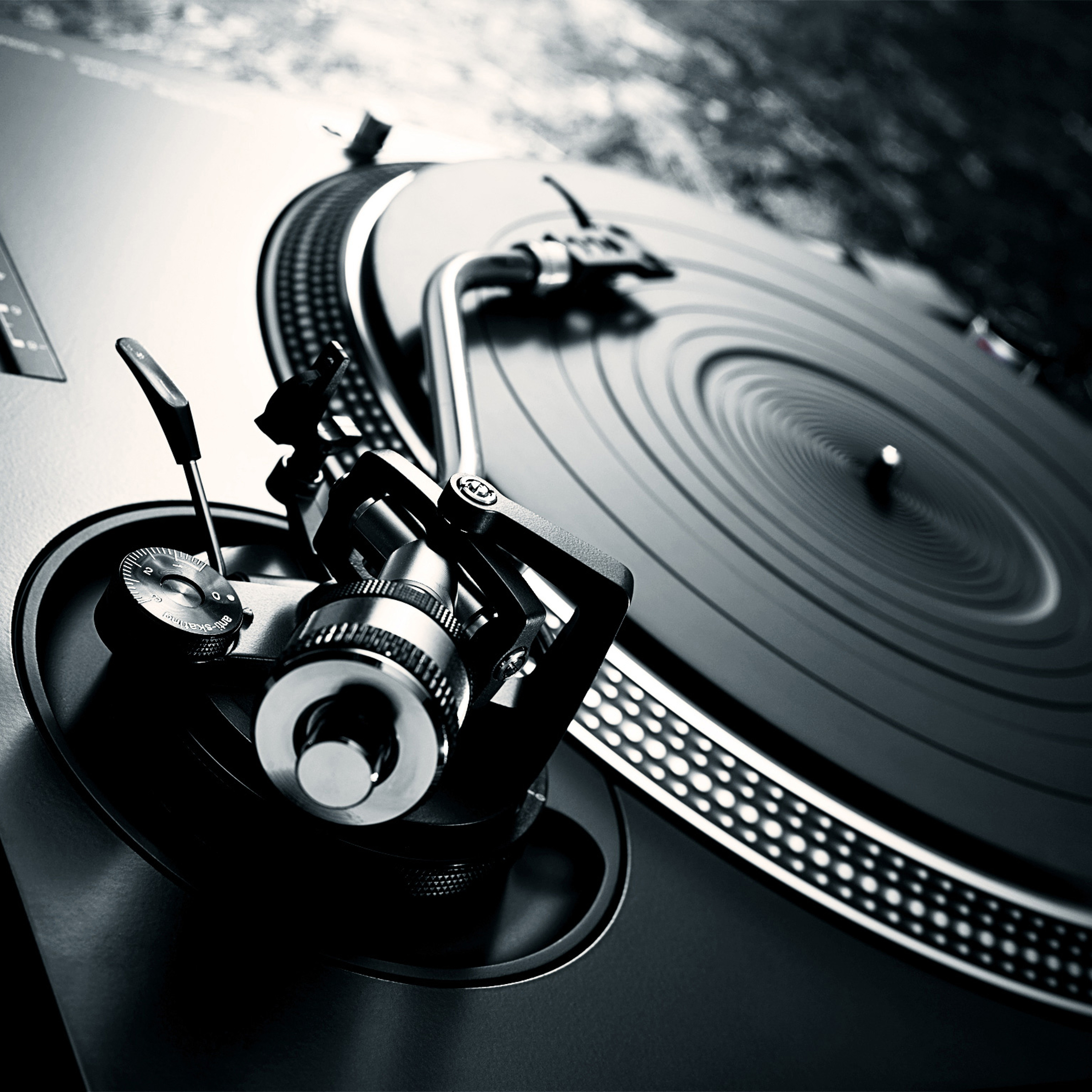 DJ Frankie Dee