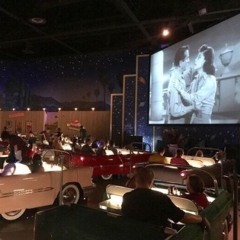 خبيني بعيونك غيرُن ماعندي صديـق