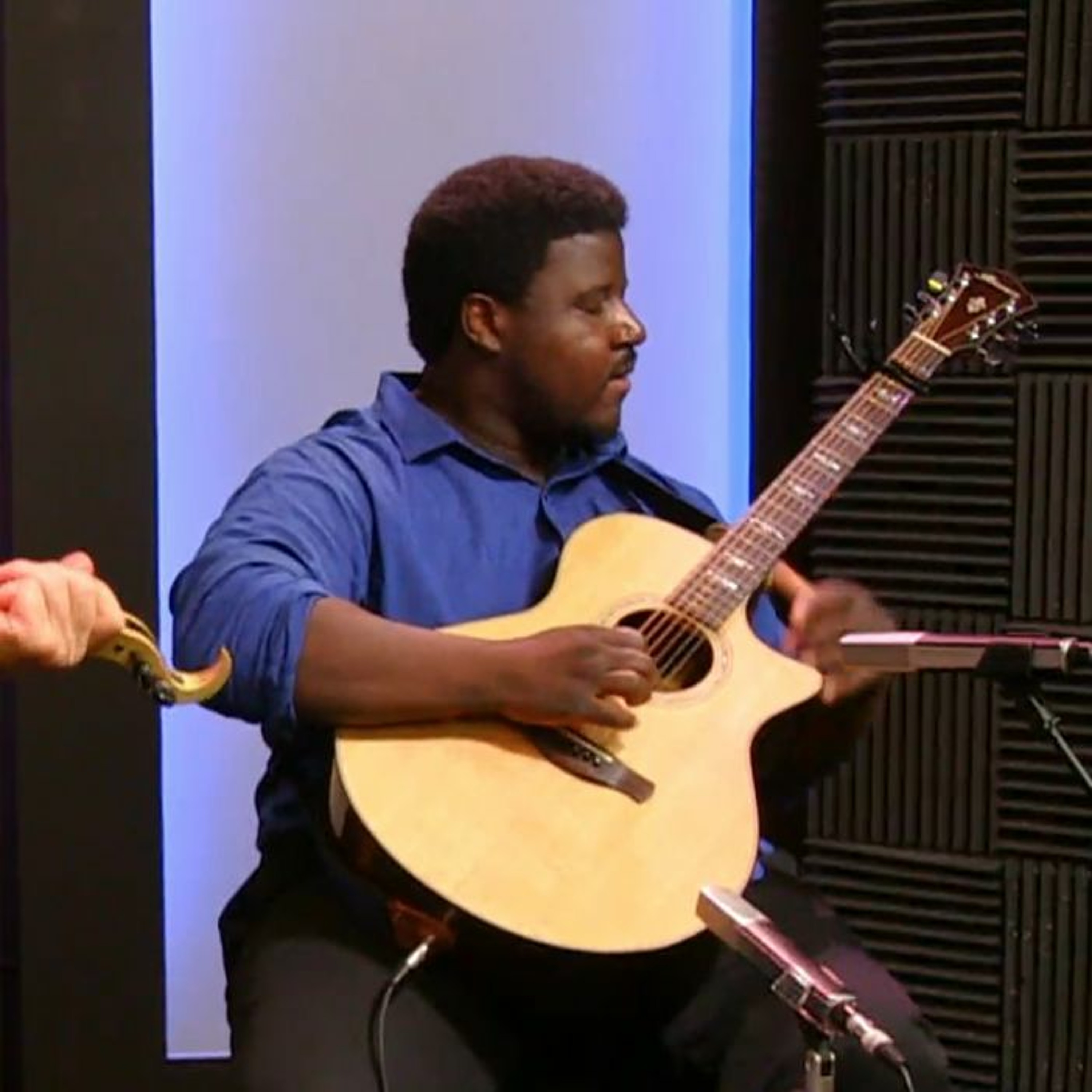 Ep #56 with Senie Hunt, percussive guitarist and singer songwriter episode artwork