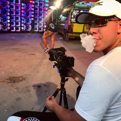 MC RAFA 22 - BUNDA BATE BATE (  DJ  CRISTIAN  )