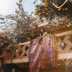 عوّد ترا داعي الهوى عند بابك.