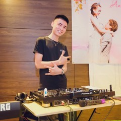 sn bạn giang  Ai Khoc Noi Dau Nay - DJ Zym Remix