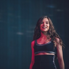 Hailee Steinfeld - Used To This (Live) ft. BloodPop