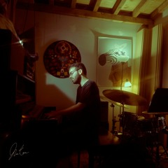 Oakland (feat.Savon Bartley)