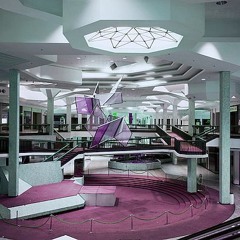 I sprained my ankle and now I'm waiting for my mom to come pick me up from the mall