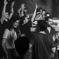 LUMOON & ROB!N_ RAZZMATAZZ_ TREE SIXTY ONE SHOWCASE
