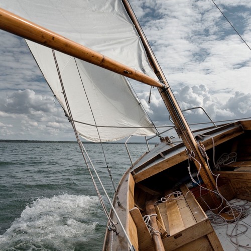 Oak skiff Bris sailing home - 3/8/2019 - Makholma Bay