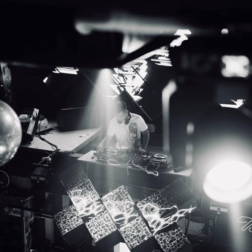 Numb ( DAT T REMIX )