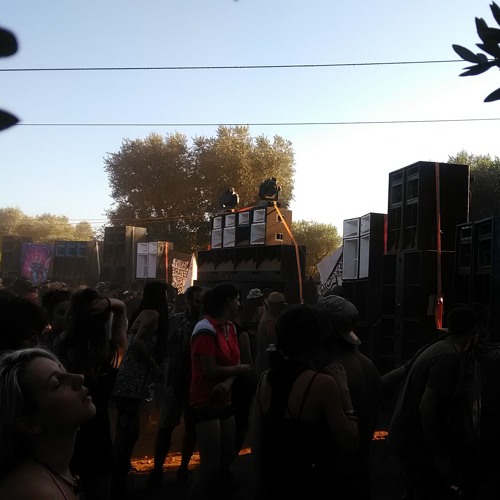 Rotek(LFO)-Extract Live Salentotek 2k19 Free Party Parte2(Tribe In Caravan & Apulia Tribe Reunion 2)