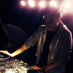 Martyn NytraM - Holding On (Free Download)