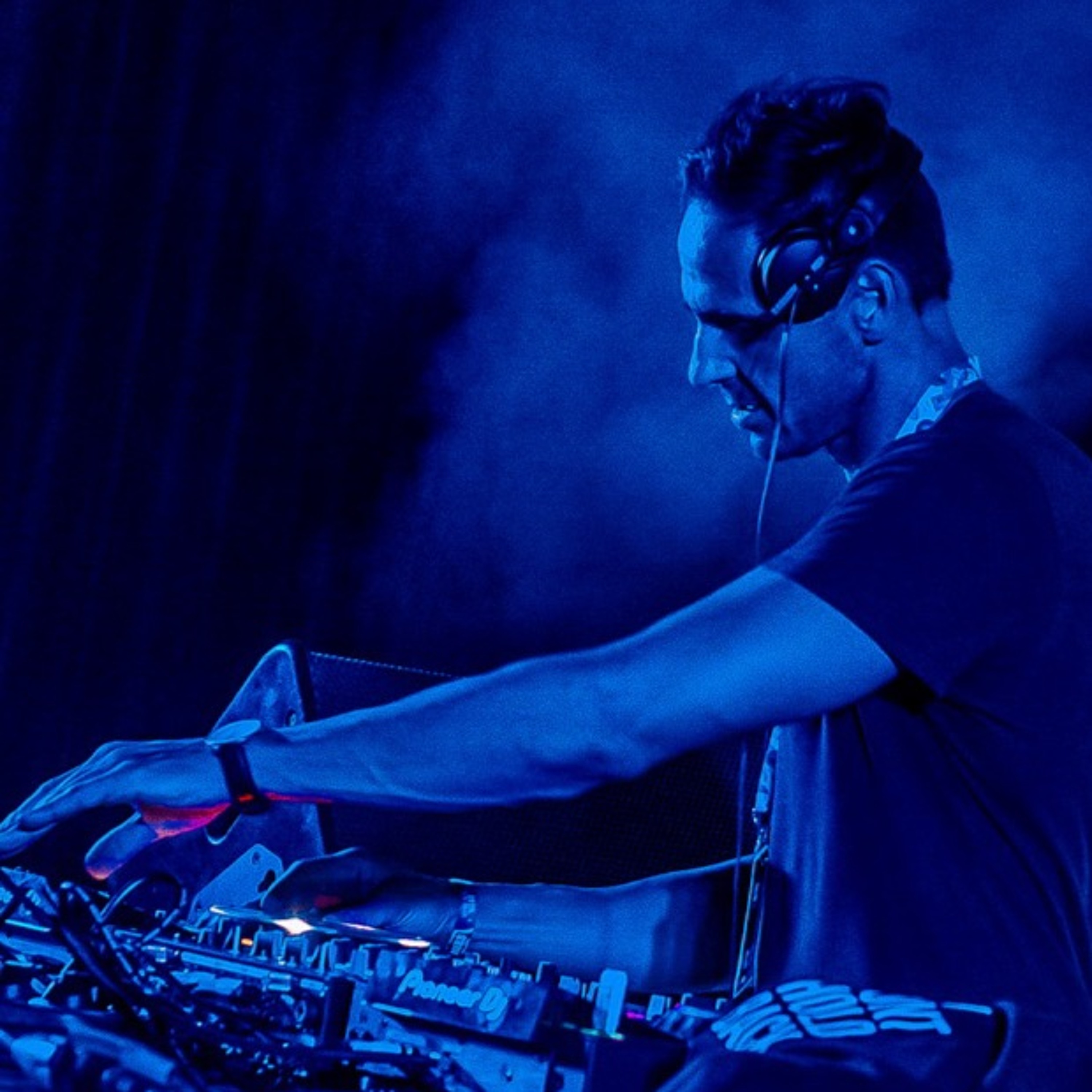 ROBERT SIMON - REWIND ON AIR RADIOSHOW