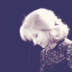 وهديتني وردة - فيروز. | غناء: بيانو.