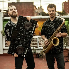 Mat Spiaggi & Gwido live Sax Set  para House &. Basquiat Pub.