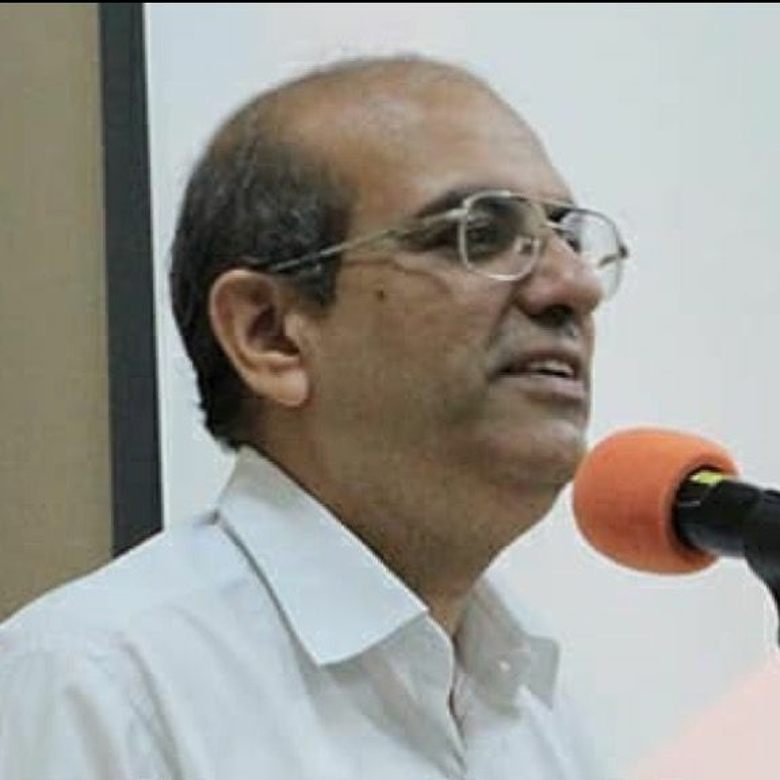 Man of Miracles - Sathya Sai Baba