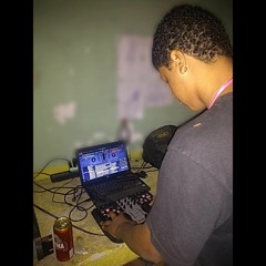 #MC JHONNY OLIVER KIKA NA PIROCA DE QUEM TE PATROCINA [[ DJ CL DA BXD]] FEAT MC RODSON