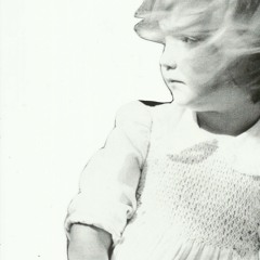 Momento Ft. Mellow & De La Roots