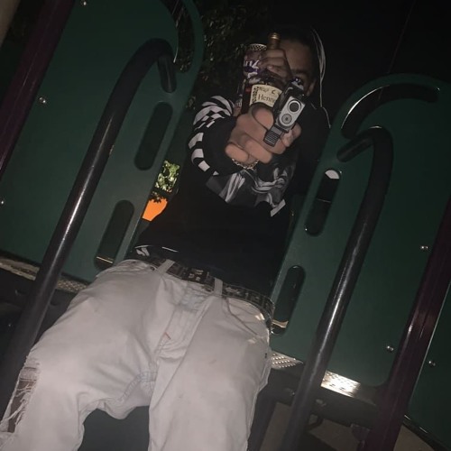 Break Out Cypher-FreshDaKing Ft. FlyBoiNiko & DonMaj