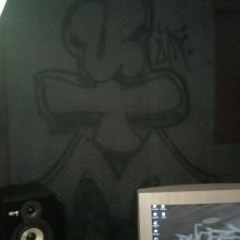 Aputm/ Beef feat zone one and slugga (prod by AP) (2005)