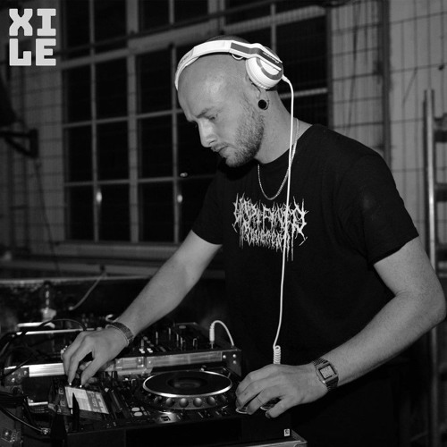 ExileCast 018 Mixed By Undefined Movement